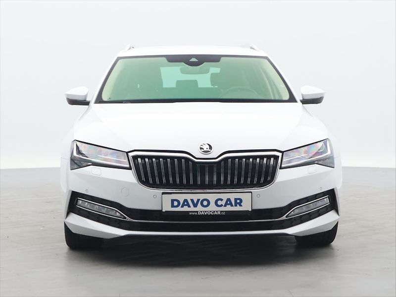 Škoda Superb 2,0 - fotka 2 z 34
