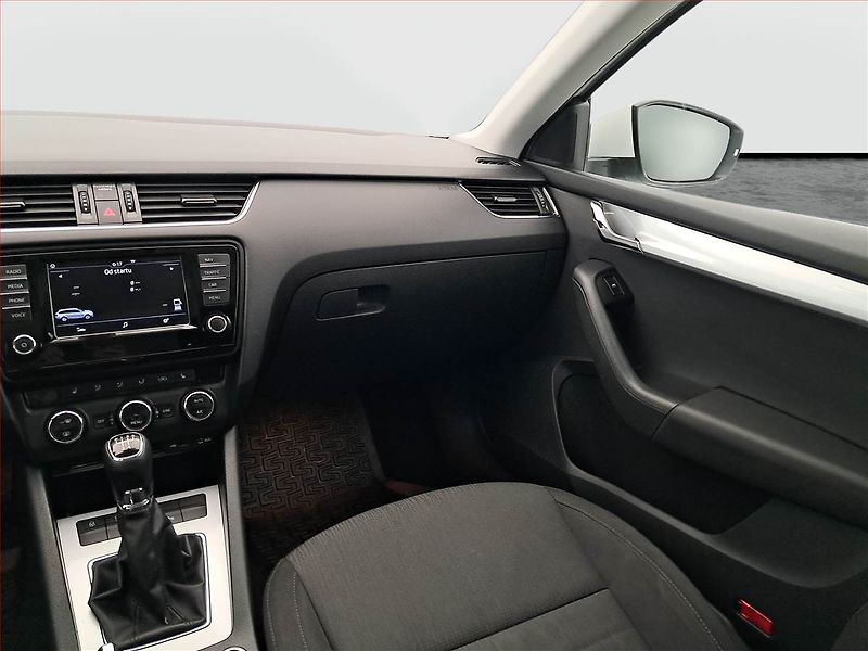 Škoda Octavia (2015) Style 1.6 TDI, Serv.kniha - fotka 8 z 18