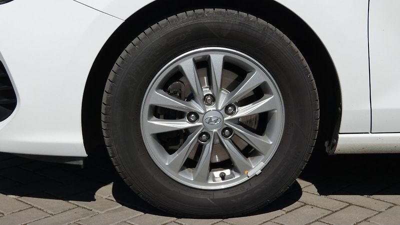 Hyundai i30 Kombi 1.6 CRDi Tricolor - fotka 21 z 22