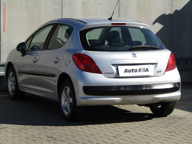 Peugeot 207 (2008) 1.4 i, Klima - fotka 6 z 16