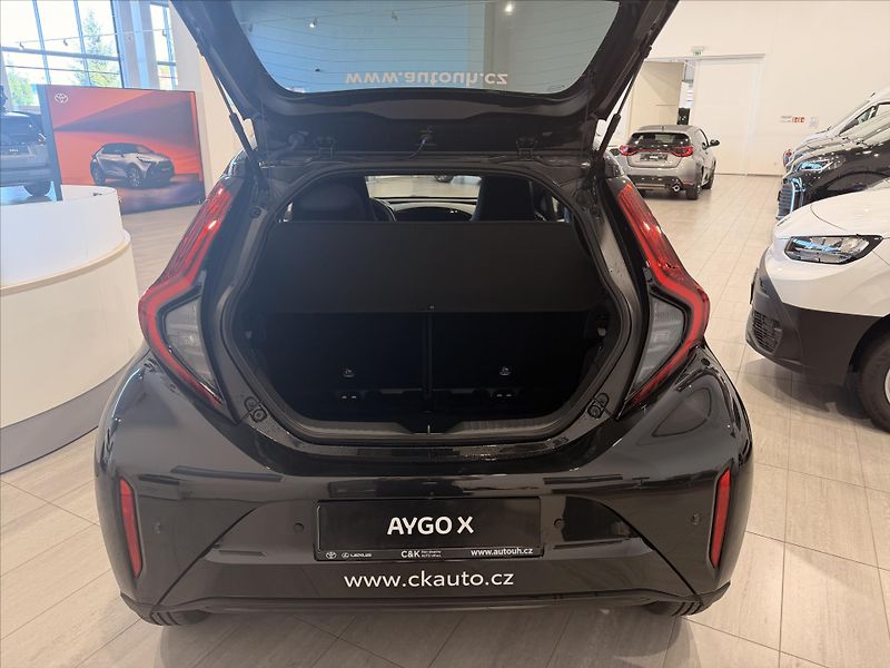 Toyota Aygo 1,5 GR Sport  Hybrid (116k) - fotka 5 z 9