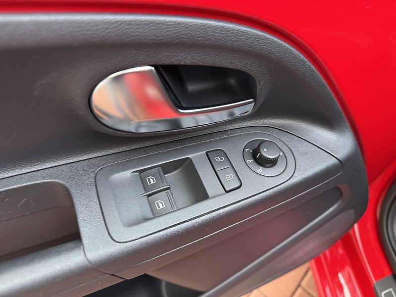 Škoda Citigo (2016) 1.0MPi Monte Carlo Klimatizace - fotka 25 z 50