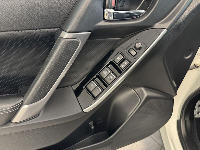 Subaru Forester 2.0XT Comfort, CZ, Perfektní - fotka 22 z 49
