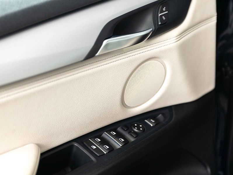 BMW X5 xDrive30d - fotka 15 z 22