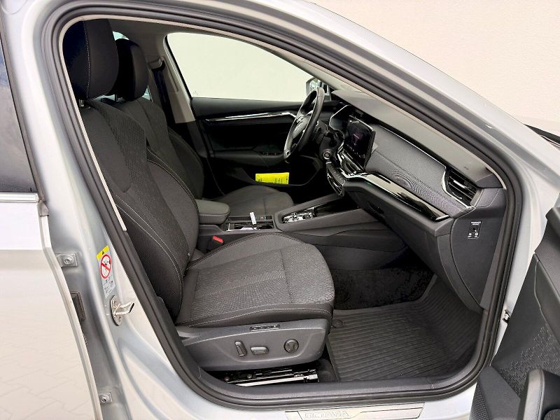 Škoda Octavia (2022) COM STY TS 4X4 140/2.0 A7F - fotka 15 z 35