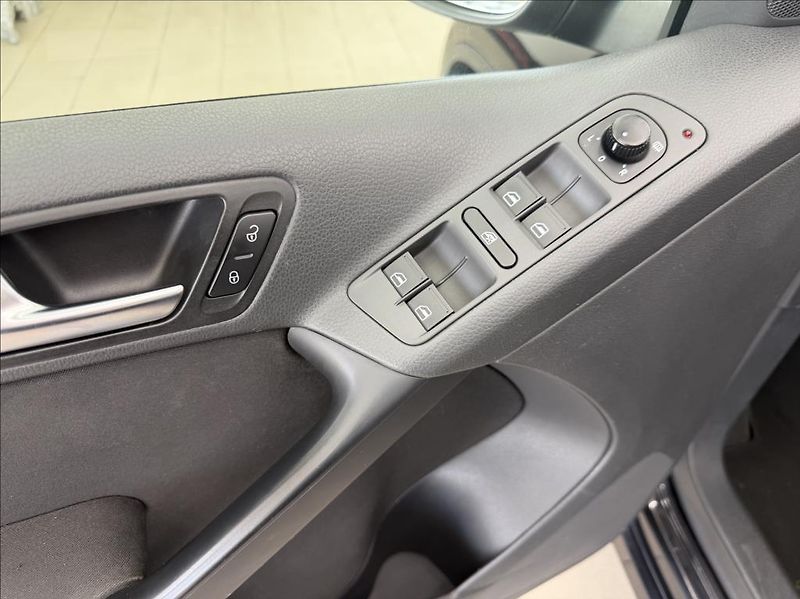 Volkswagen Tiguan 2,0 TDI,DSG 4Motion,Sport,CZ - fotka 13 z 24