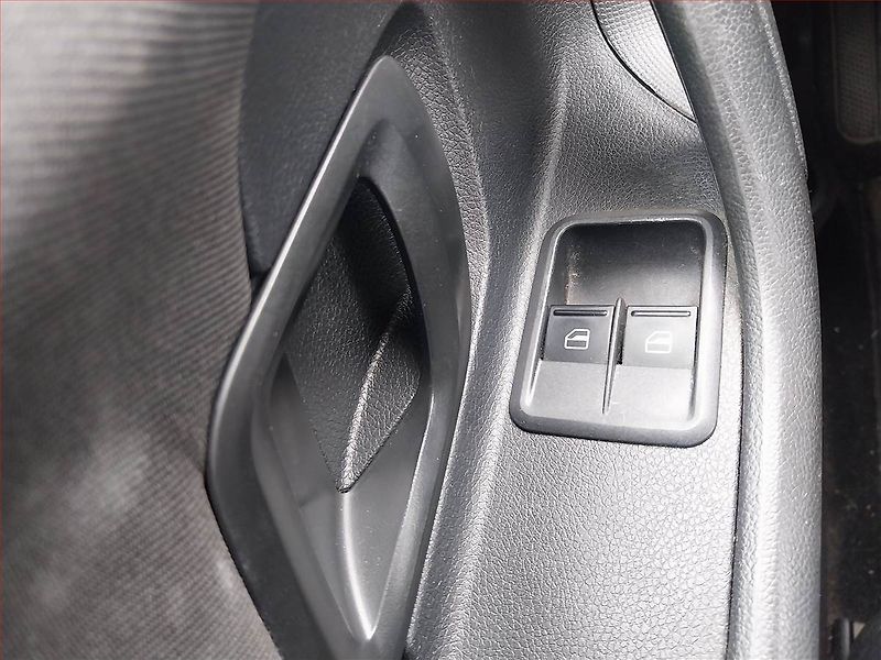 Škoda Fabia (2012) Ambition 1.2 12V, Serv.kniha - fotka 15 z 15