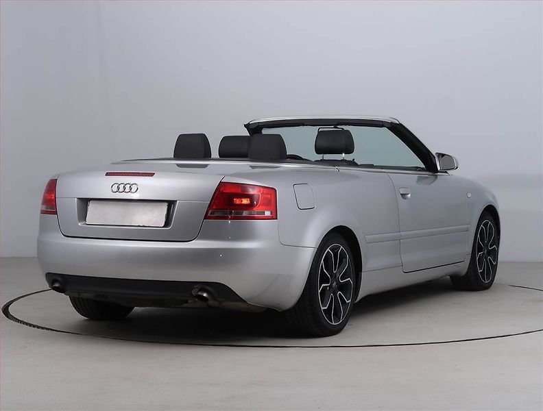 Audi A4 (2007) 2.0 TDI, Serv.kniha, Xenony - fotka 5 z 17