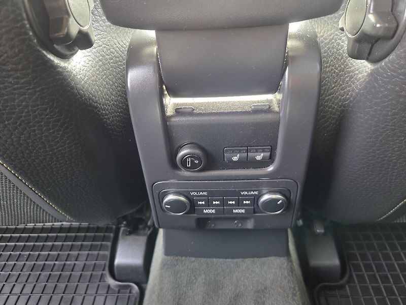 Volvo XC60 (2010) 2,4 D5-151KW-AWD- AUTOMAT - fotka 18 z 20