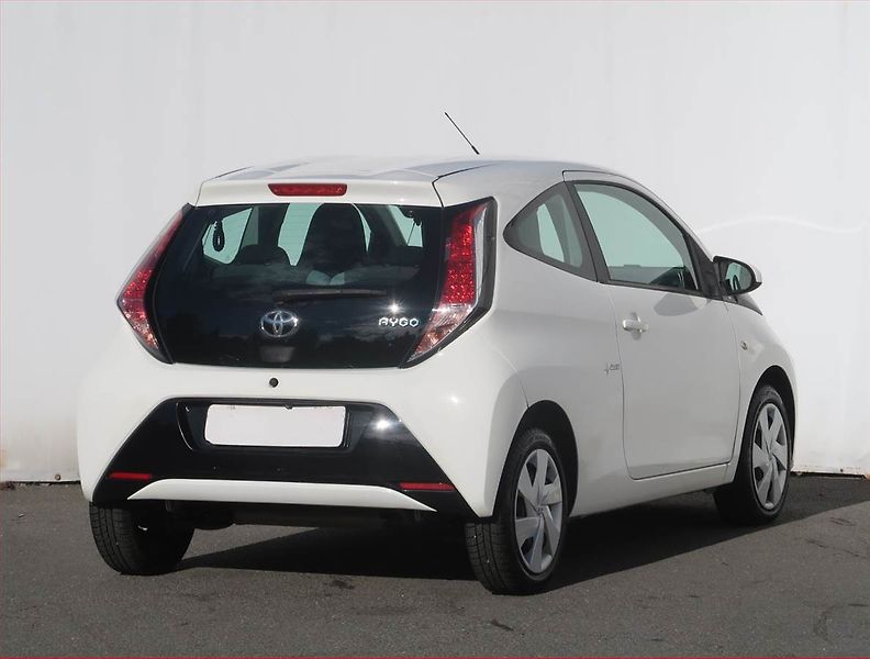 Toyota Aygo (2015) 1.0 VVT-i, Tempomat - fotka 5 z 18