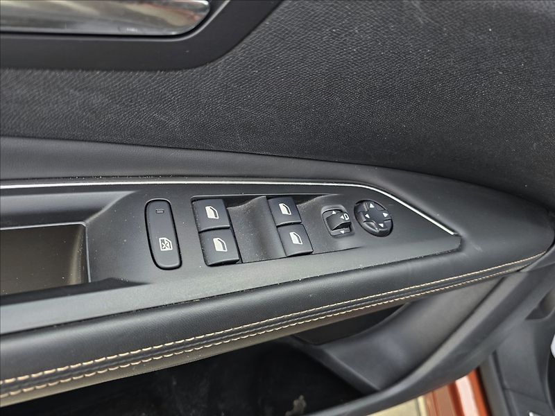 Peugeot 3008 1,6 GT Line  THP 165k EAT6 - fotka 16 z 44