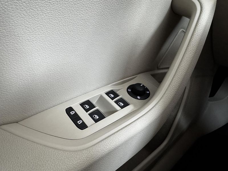 Škoda Superb (2018) Style 2.0 TDI 140 KW 4x4 -CZ- - fotka 17 z 27