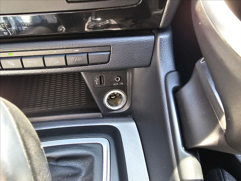 BMW X1 2,0 XDRIVE 28i AUTOMAT TOP - fotka 21 z 46