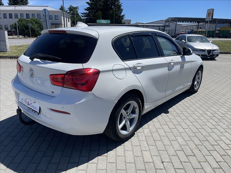 BMW Řada 1 2,0 d 110kw xDrive - fotka 31 z 33