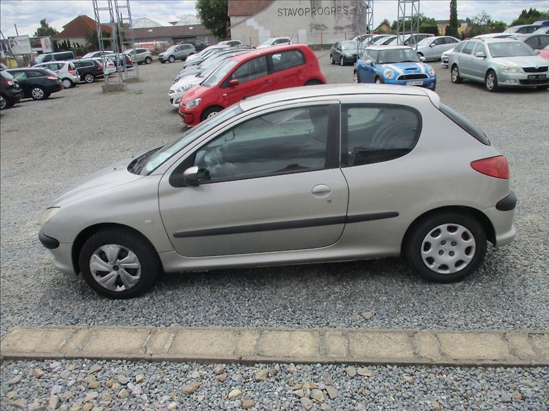 Peugeot 206 1,4 i,klima,serv.kniha,CZ - fotka 4 z 17