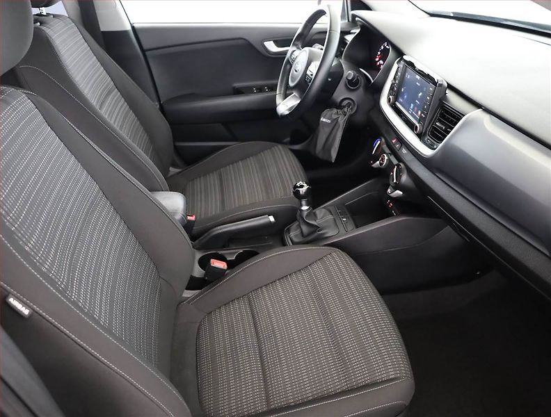 Kia Stonic (2018) 1.25 CVVT, Serv.kniha, Navi - fotka 7 z 17