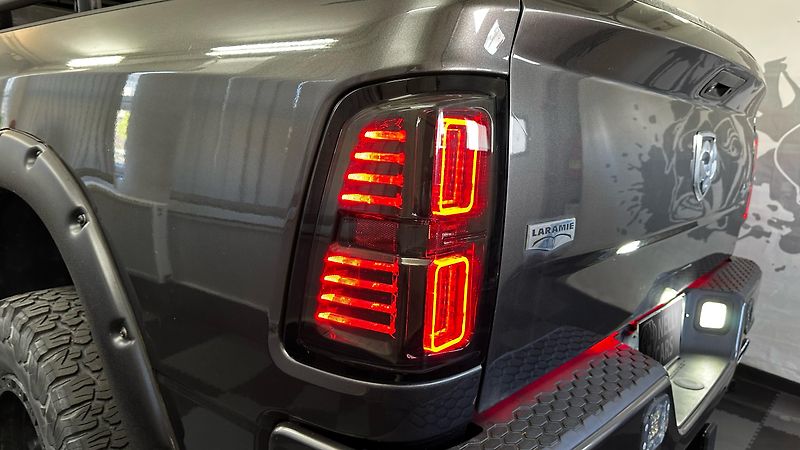 Dodge RAM 5,7L V 8 HEMI / OFFROAD PAKET - fotka 9 z 41