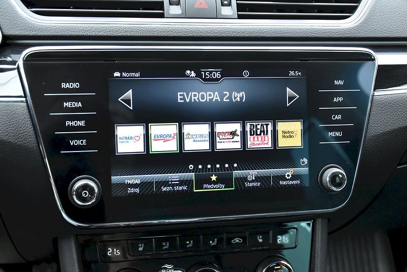 Škoda Superb (2023) L&K 2.0 TDI 110kW DSG - fotka 14 z 35