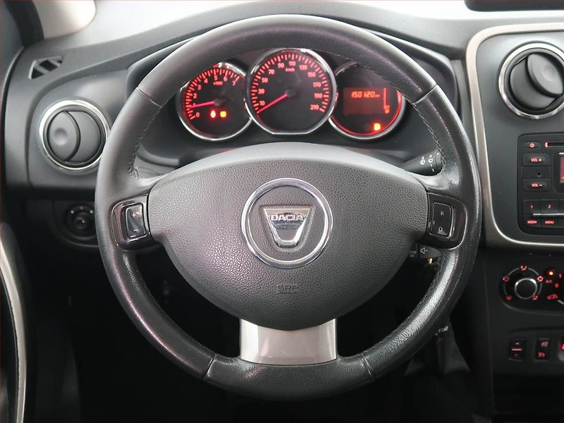 Dacia Sandero (2016) Stepway 0.9 TCe, ČR,1.maj - fotka 16 z 16