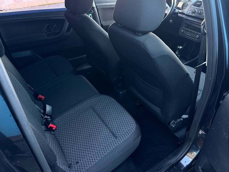 Škoda Roomster (2014) 1.2 TSI 63kW Black edition - fotka 32 z 42
