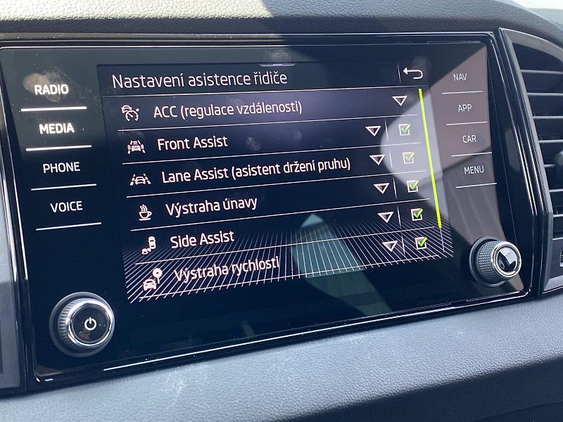 Škoda Karoq (2026) 2.0 TDI 4x4 DSG Sportline - fotka 17 z 39
