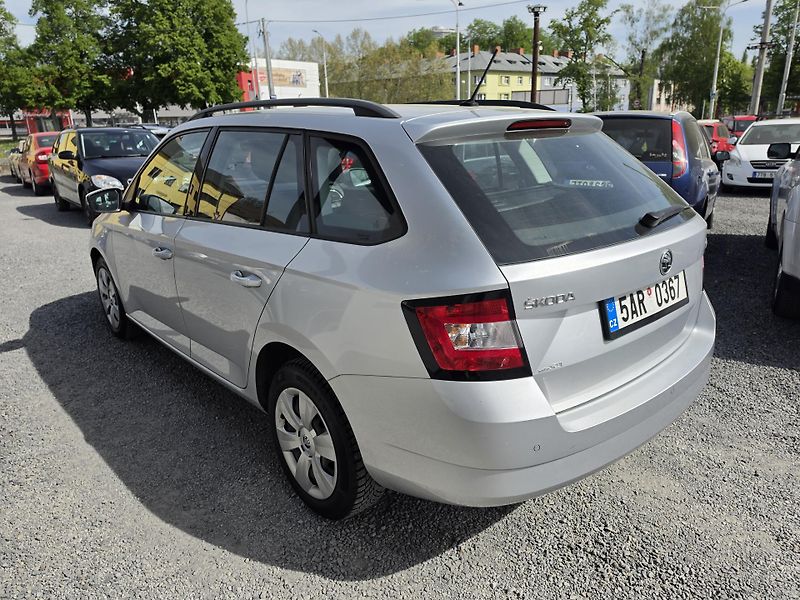 Škoda Fabia 1.2 TSI 81KW Park Senzor Led - fotka 3 z 12