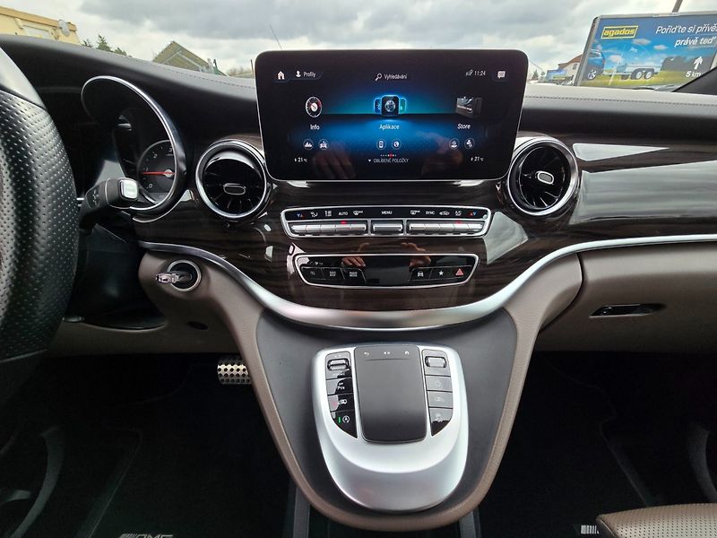 Mercedes-Benz Třídy V (2022) 300d AMG - fotka 14 z 24
