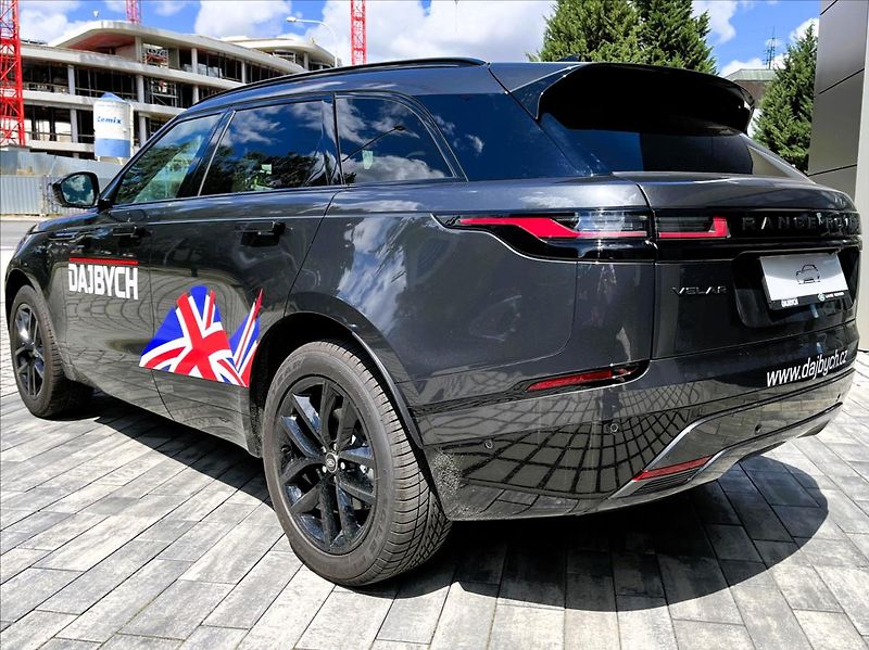 Land Rover Range Rover Velar 2,0 D200 DYNAMIC SE AWD - fotka 4 z 37