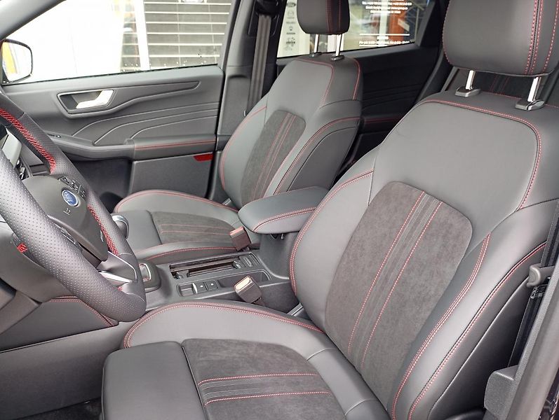 Ford Kuga (2024) ST-Line X 1.5 110kW, Winter - fotka 13 z 30