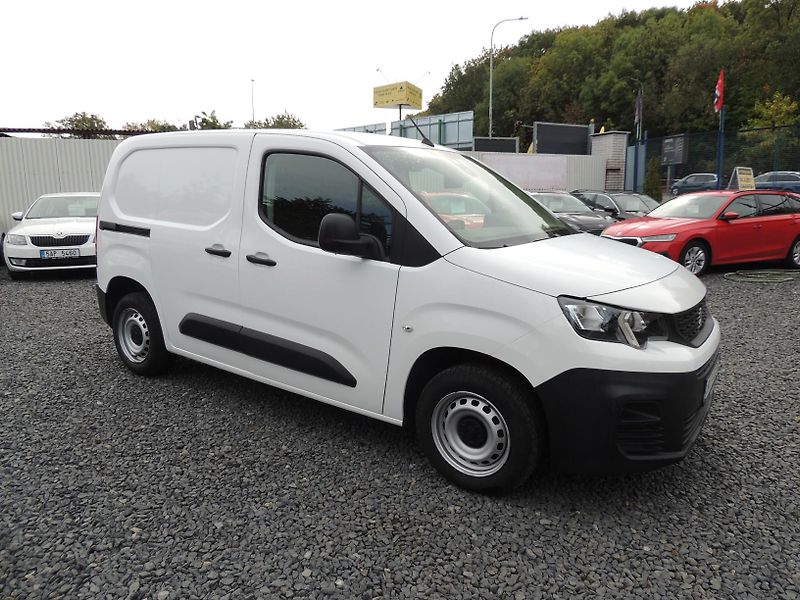 Peugeot Partner (2021) 1.2i,81kw,ČR,1majitel,59000km - fotka 3 z 46