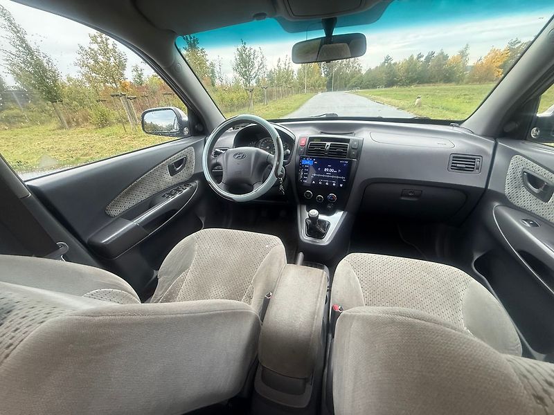 Hyundai Tucson 2,0 TDI 4X4 STK 2027  KLIMATIZ - fotka 14 z 18