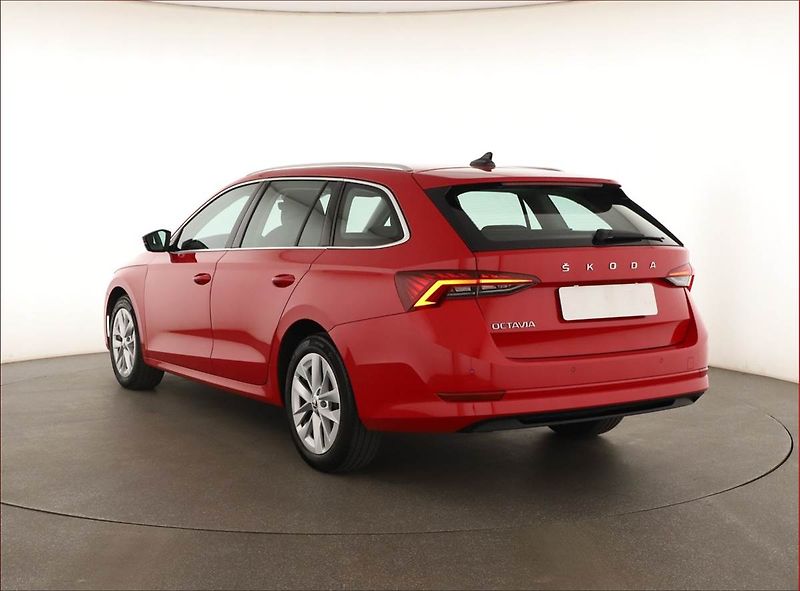 Škoda Octavia (2023) Style 2.0 TDI, ČR,1.maj - fotka 4 z 16