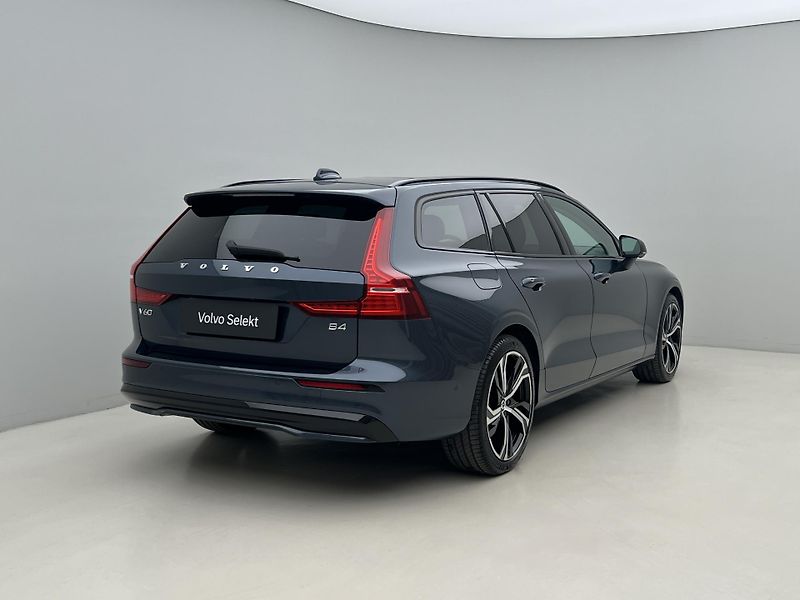 Volvo V60 B4 DARK PLUS AUT - fotka 13 z 45