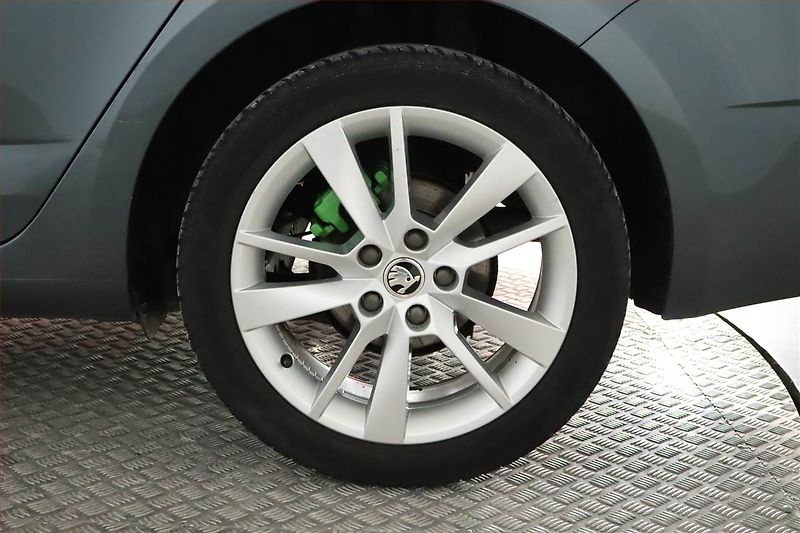 Škoda Octavia (2017) 1.6 TDI, Navi, Tempomat - fotka 15 z 25