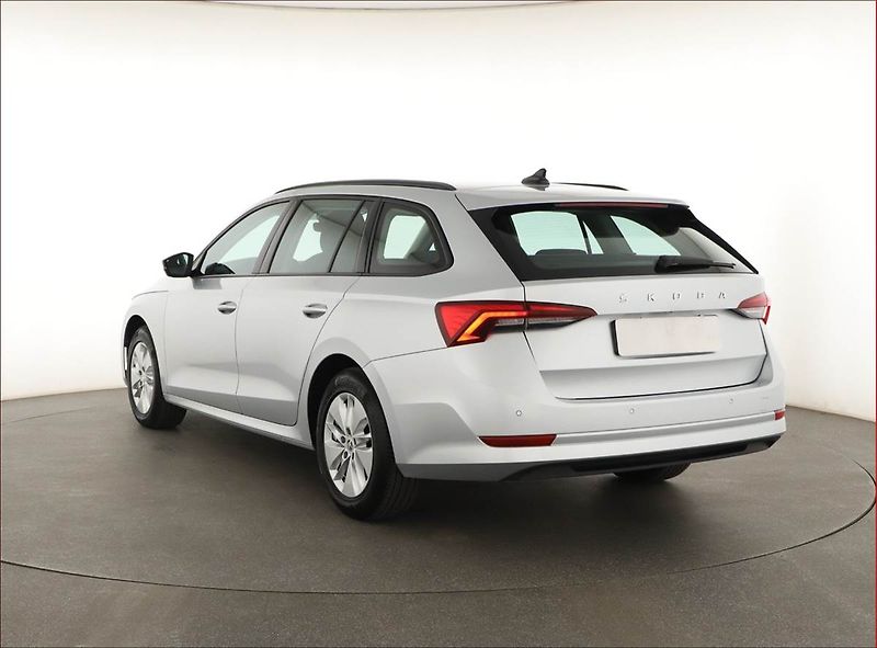 Škoda Octavia (2023) Ambition 2.0 TDI, ČR,1.maj - fotka 4 z 20
