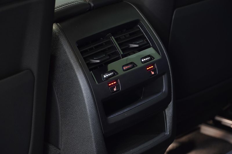 BMW X6 40D,Xdrive,ČR,Softclos,HUD,H/K - fotka 25 z 37