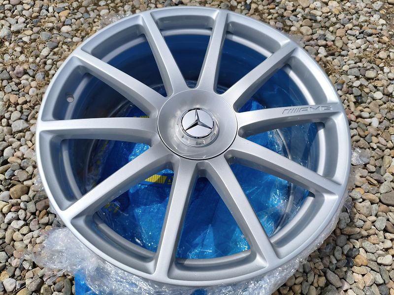Mercedes-Benz Třídy S (2016) 400 4-Matic kupé - fotka 33 z 33