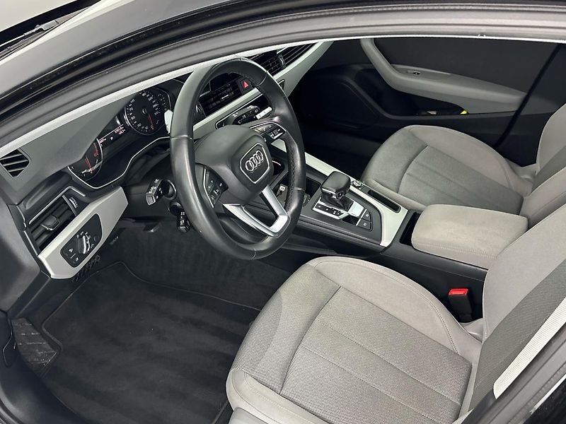 Audi A4 40 - fotka 6 z 30