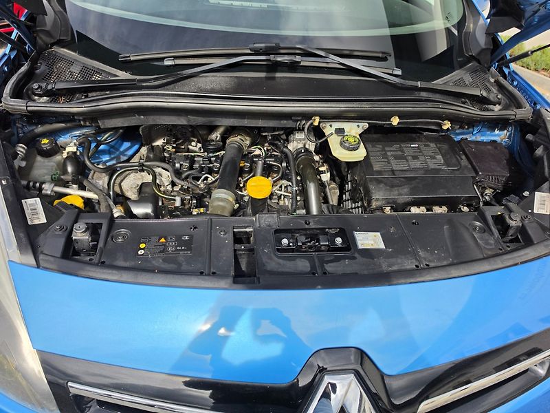Renault Scénic (2013) 1.5 DCI - fotka 16 z 17