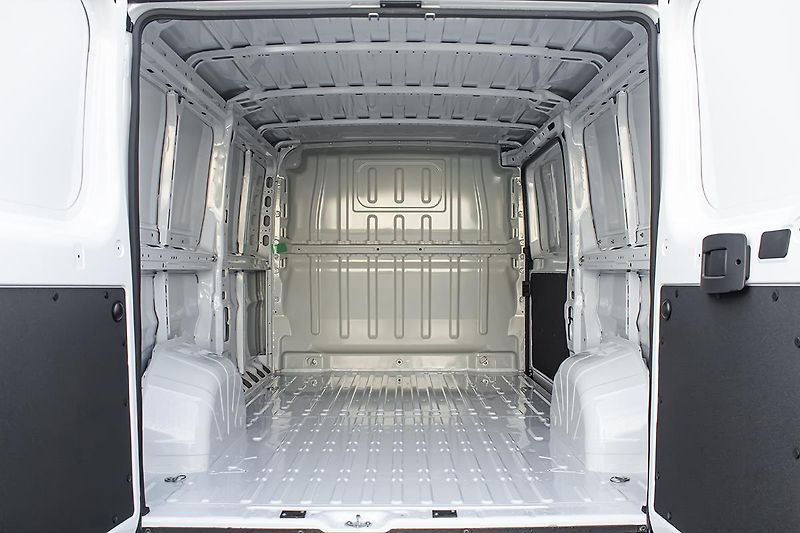 Peugeot Boxer (2026) 2,2 Furgon 3000 L2H1 MAN  užit - fotka 7 z 14