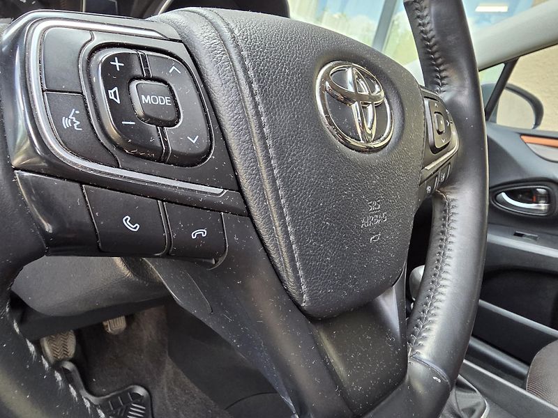 Toyota Avensis 2.0-VELMI ZACHOVALÝ STAV - fotka 23 z 28