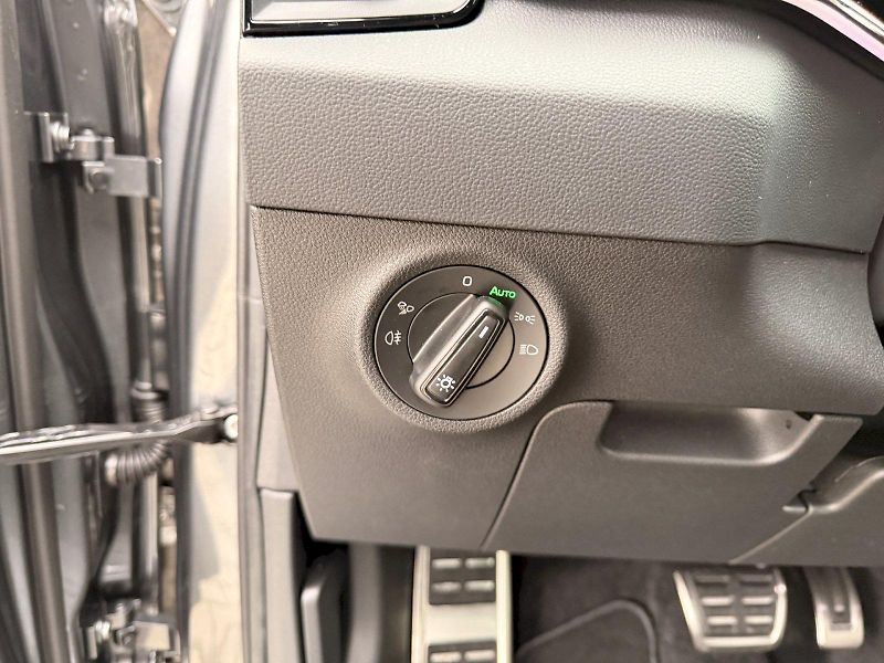 Škoda Karoq (2025) SPORTLINE TSI 1.5/110KW 7AP - fotka 9 z 35