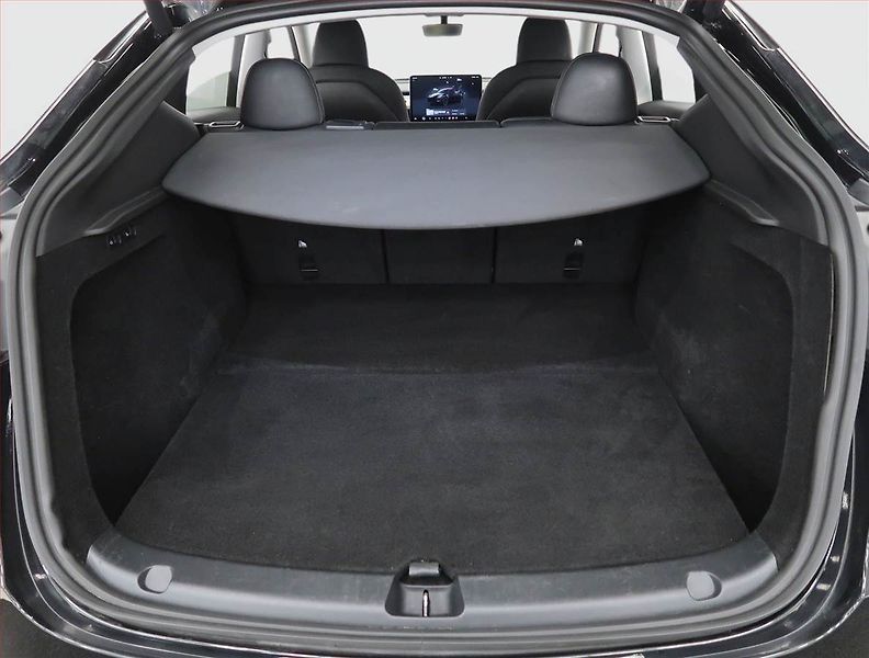 Tesla Model Y (2023) Performance 79kWh, SoH 93% - fotka 13 z 33