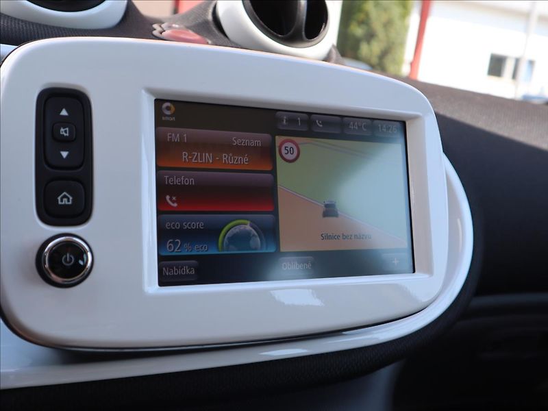 Smart Forfour 1,0 i Prime, kamera, navi, 2 s - fotka 13 z 31