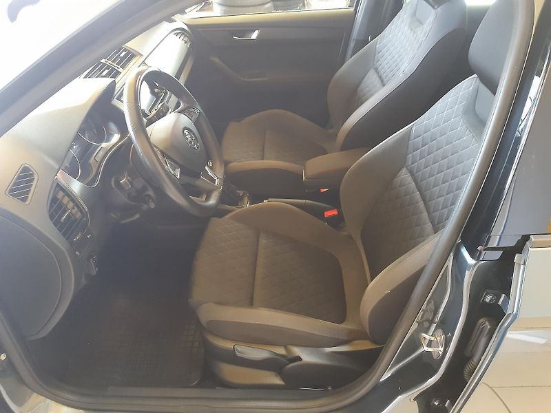 Škoda Fabia 1.0 i LED KAMERA zadáno !!! - fotka 8 z 26