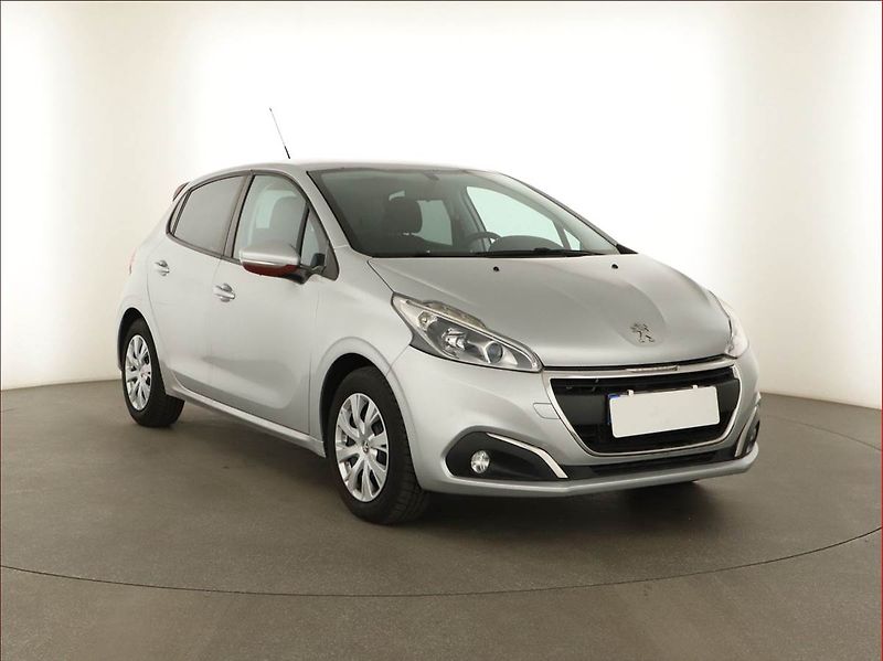 Peugeot 208 (2017) 1.2 PureTech, Tempomat - fotografie inzerátu