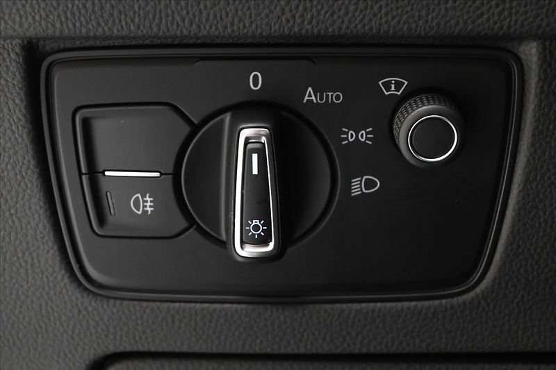 Volkswagen Passat 1,4 GTE 160 kW DSG Záruka až 5 - fotka 30 z 35