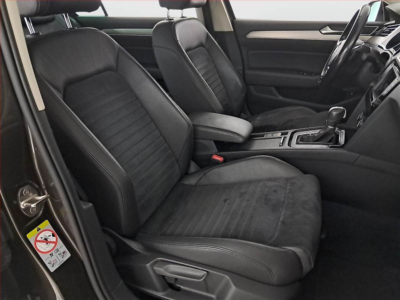 Volkswagen Passat (2017) Highline 1.8 TSI, Automat - fotka 9 z 17