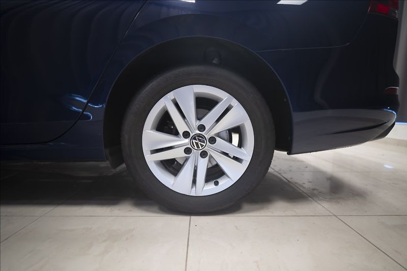 Volkswagen Golf 1,5 eTSI DSG KAMERA VÝHŘEV ČR - fotka 44 z 44