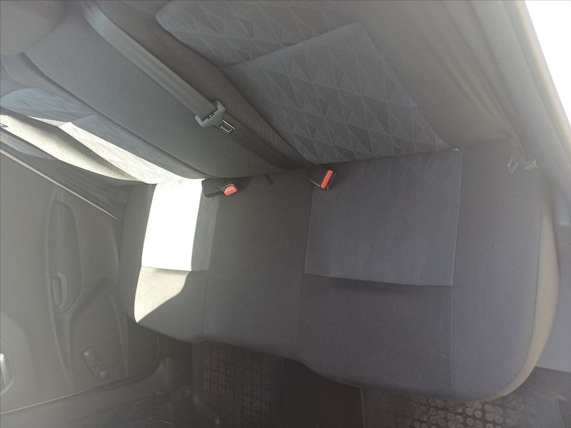 Citroën C-Elysée 1,2   FEEL 60kW - fotka 13 z 21
